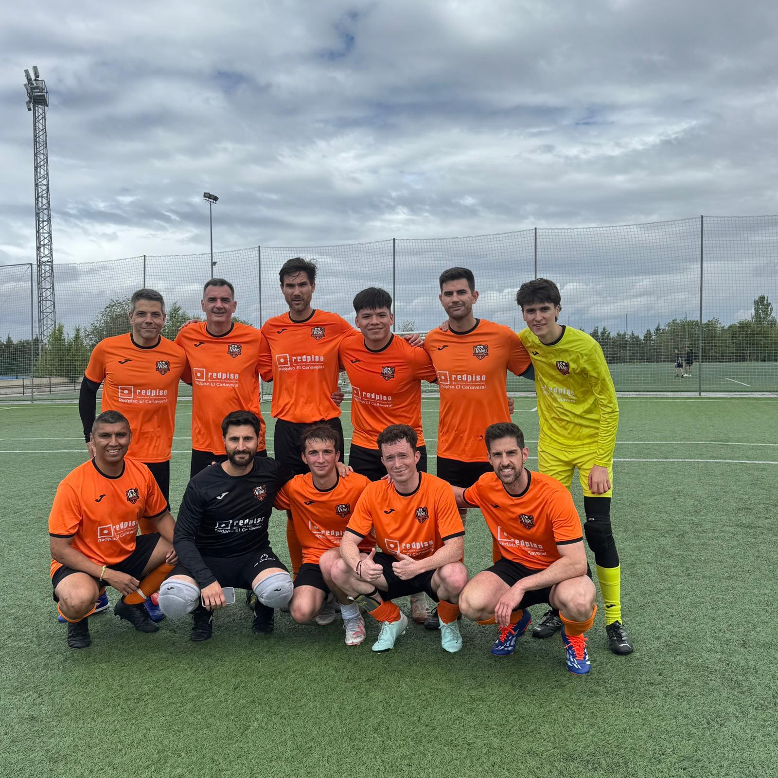 C.D. ViBe Senior B en el podium de los Juegos Deportivos Municipales de Vicálvaro